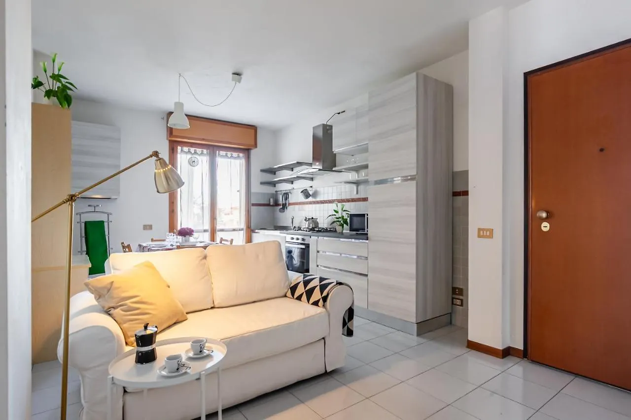 Cozy Apartment Near The Hospital With 2 Balconies! Pisa