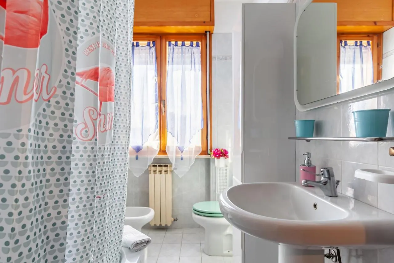 Cozy Apartment Near The Hospital With 2 Balconies! Pisa