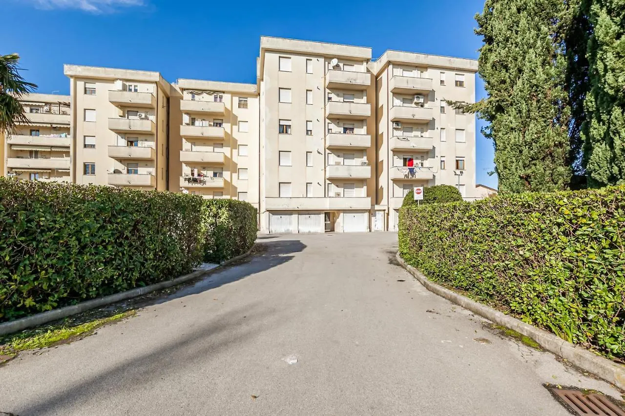 Cozy Apartment Near The Hospital With 2 Balconies! Pisa
