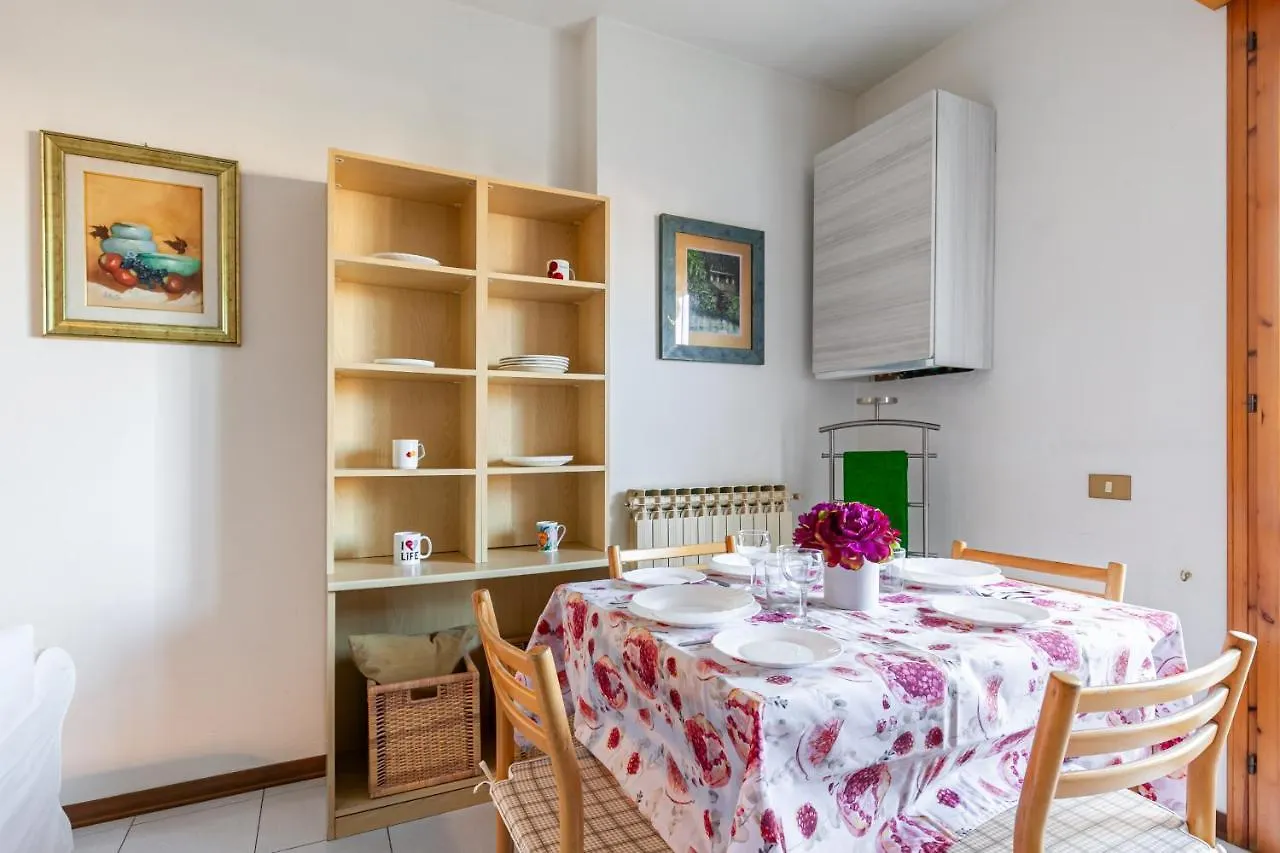 Cozy Apartment Near The Hospital With 2 Balconies! Pisa